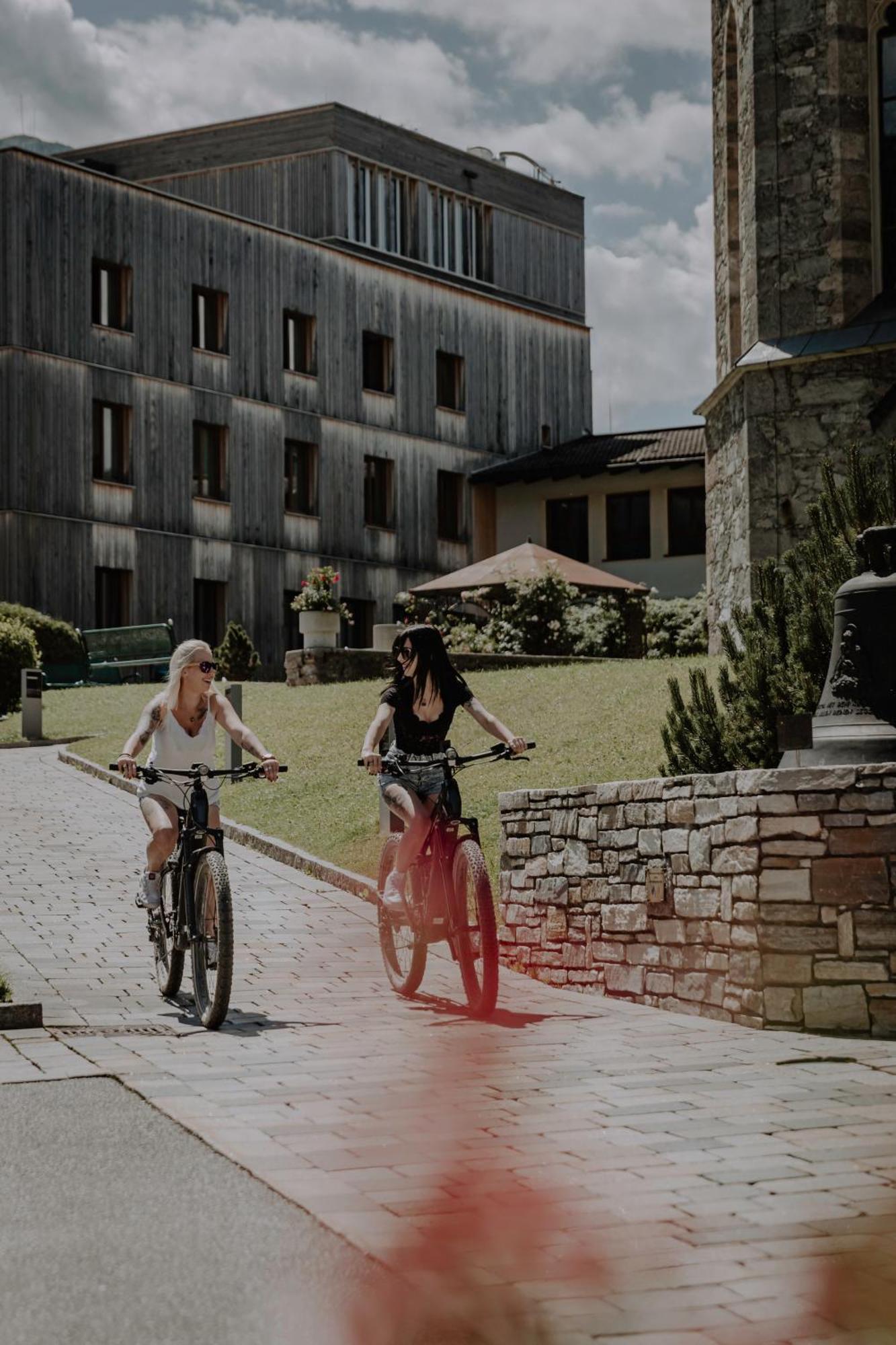 Kitz Hotel 3*